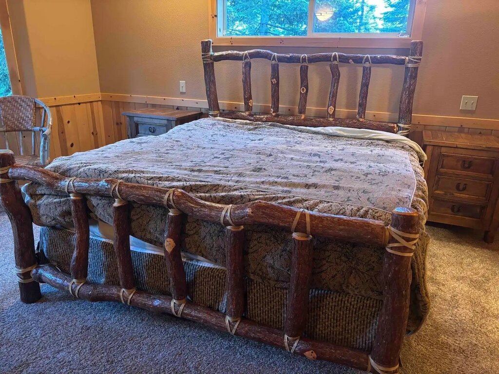 Hickory Bed