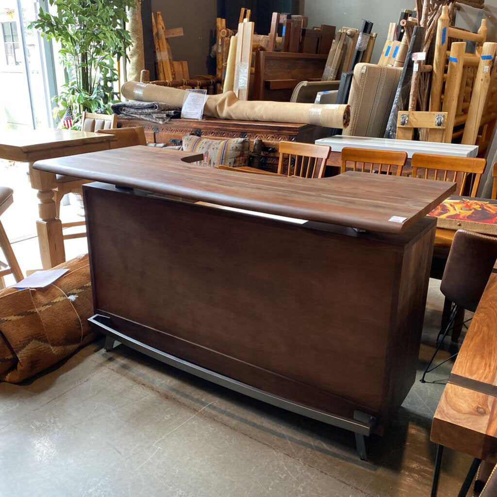 Howard Miller Cosmopolitan Bar