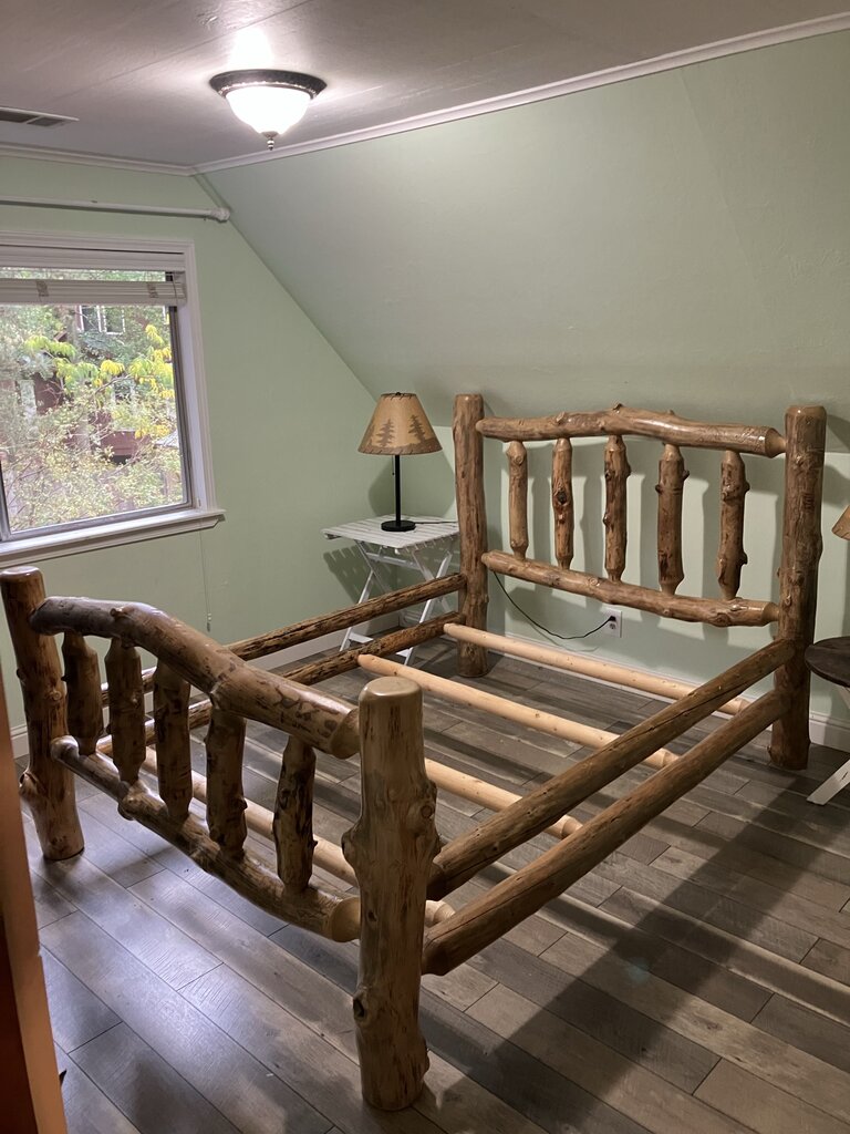 Lodge Pole Pine Queen Bed