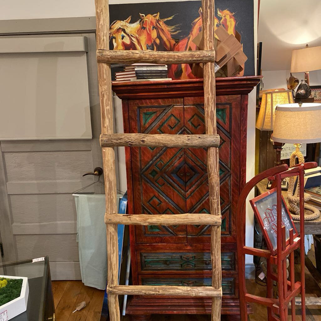 Lodge Pole Pine Blanket Ladder