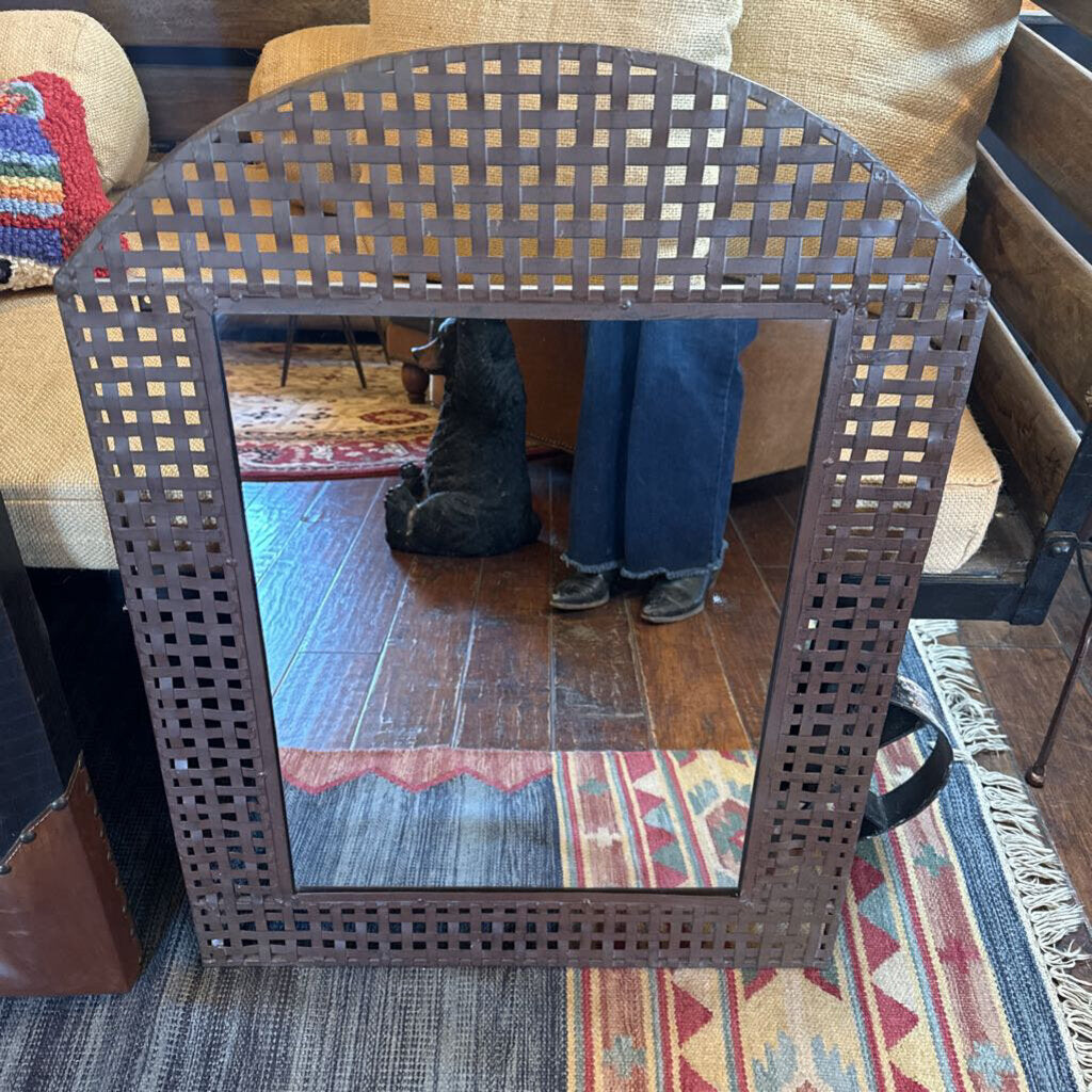 Iron Lattice Mirror