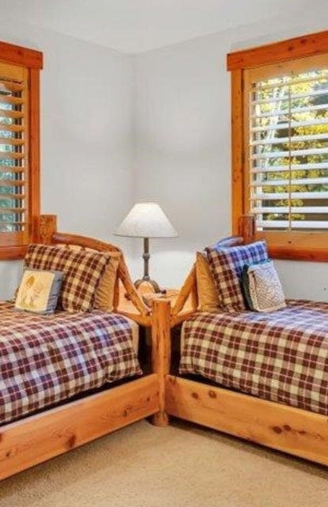 2 Lodge Pole Twin Beds With Connecting Corner Table
