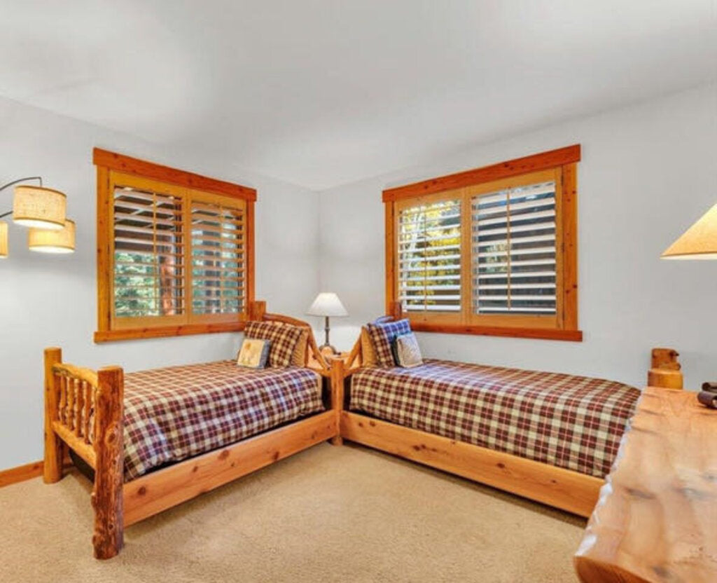 2 Lodge Pole Twin Beds With Connecting Corner Table