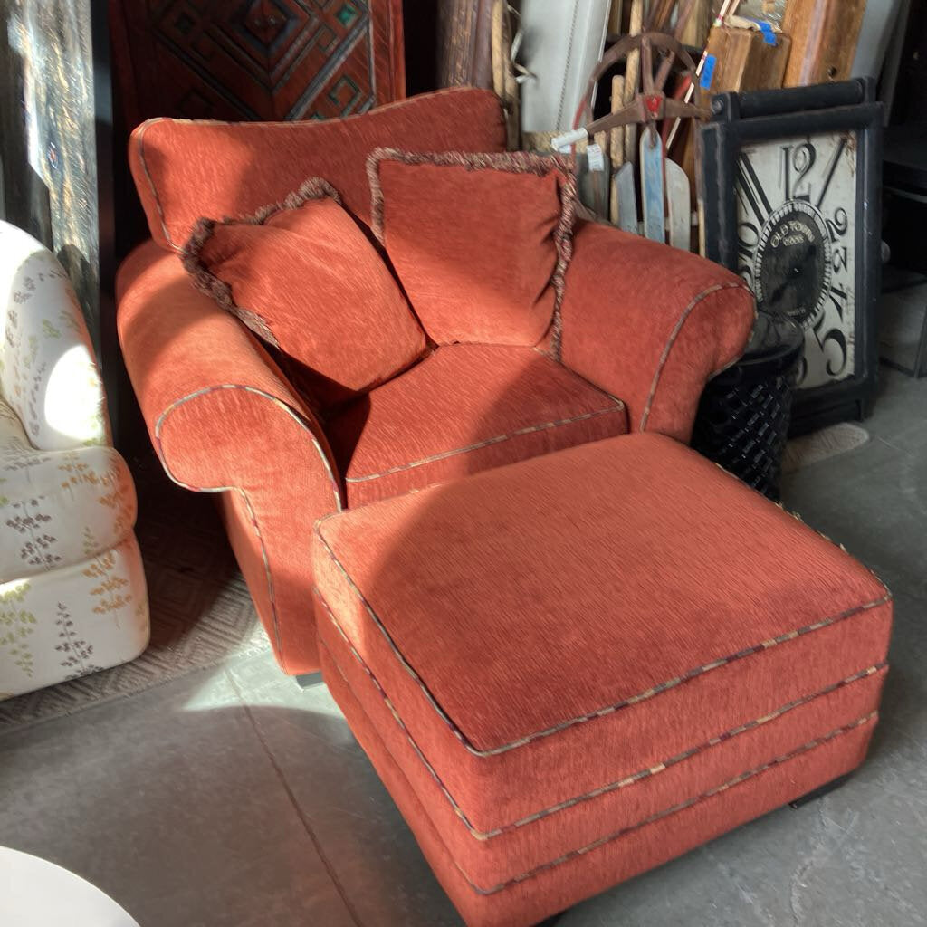 Stylus Custom Oversized Accent Chair w/ Ottoman