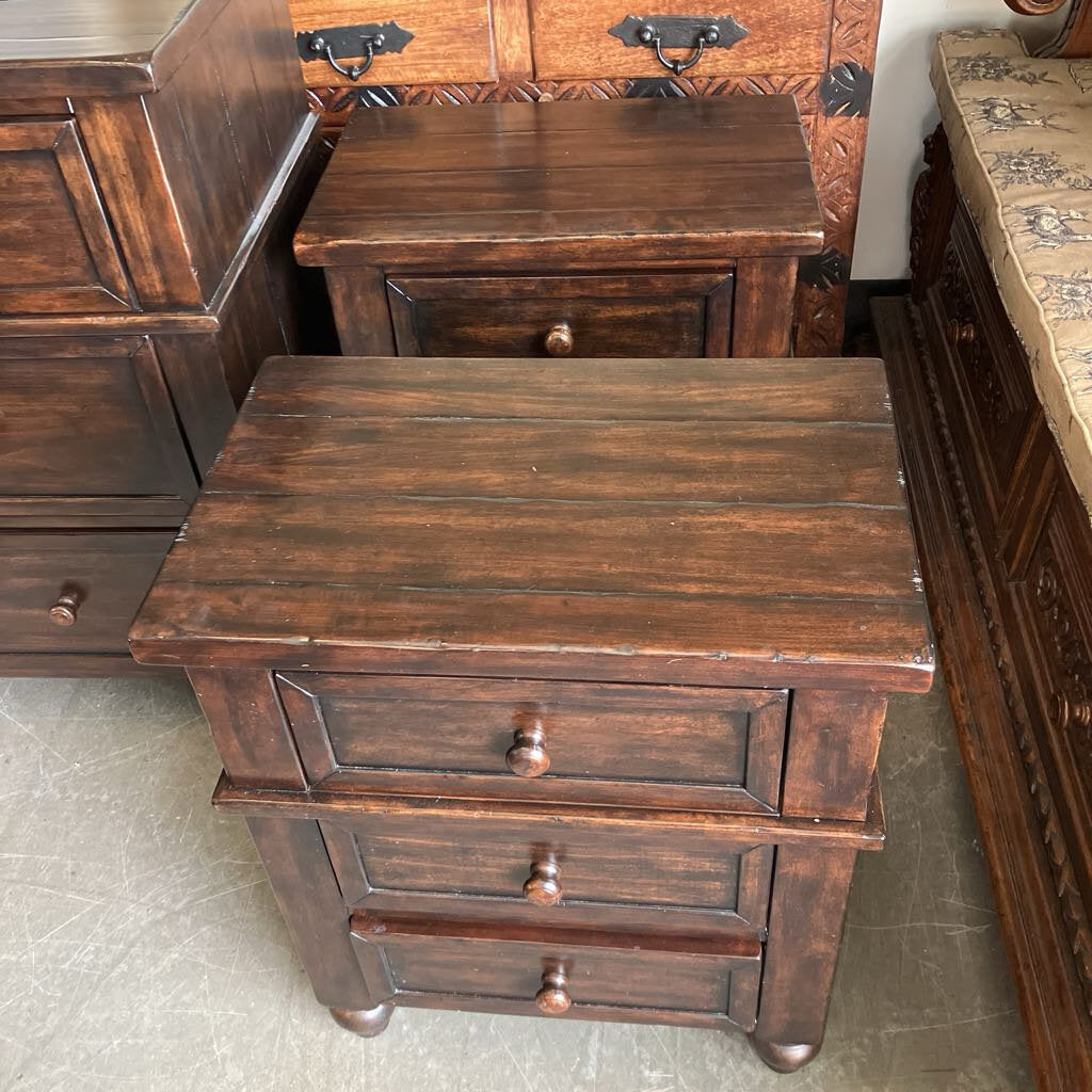 Pottery Barn Cortona Nightstands Set of 2