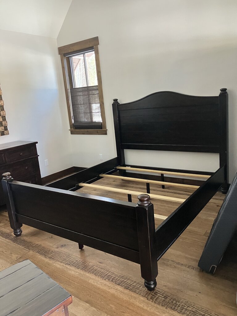 Pottery Barn Cortona Cal King Bed