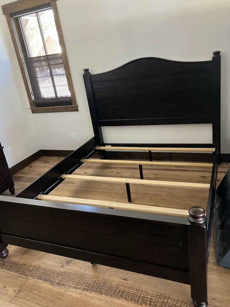 Pottery Barn Cortona Cal King Bed