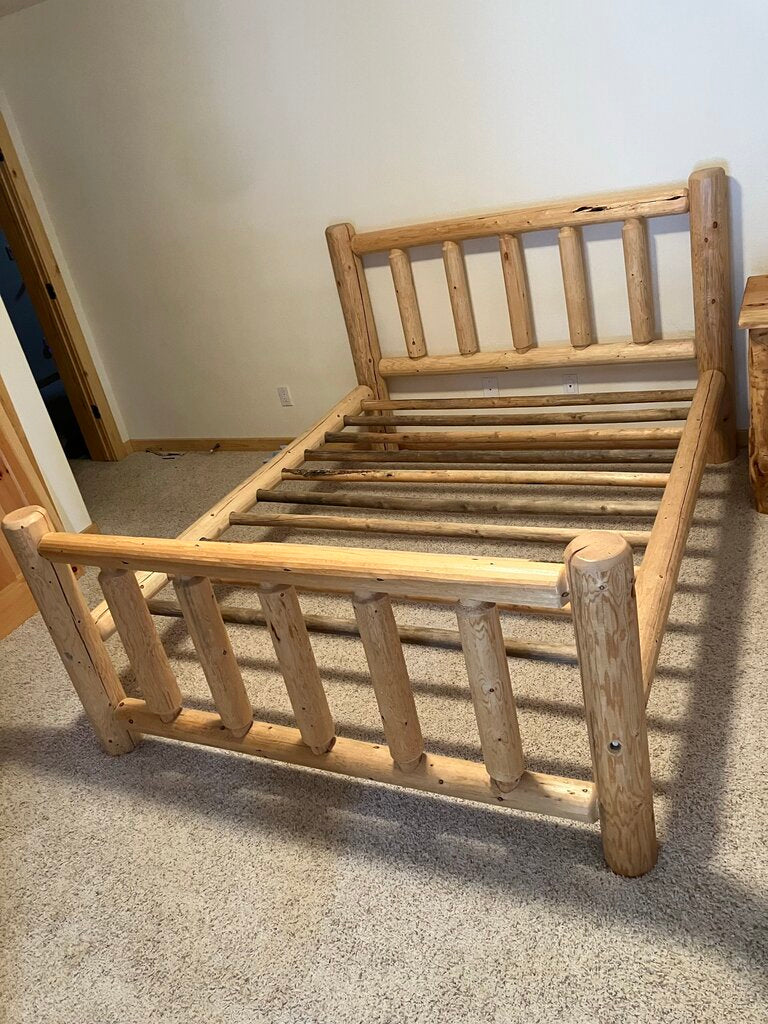 Lodge Pole Pine Queen Bed