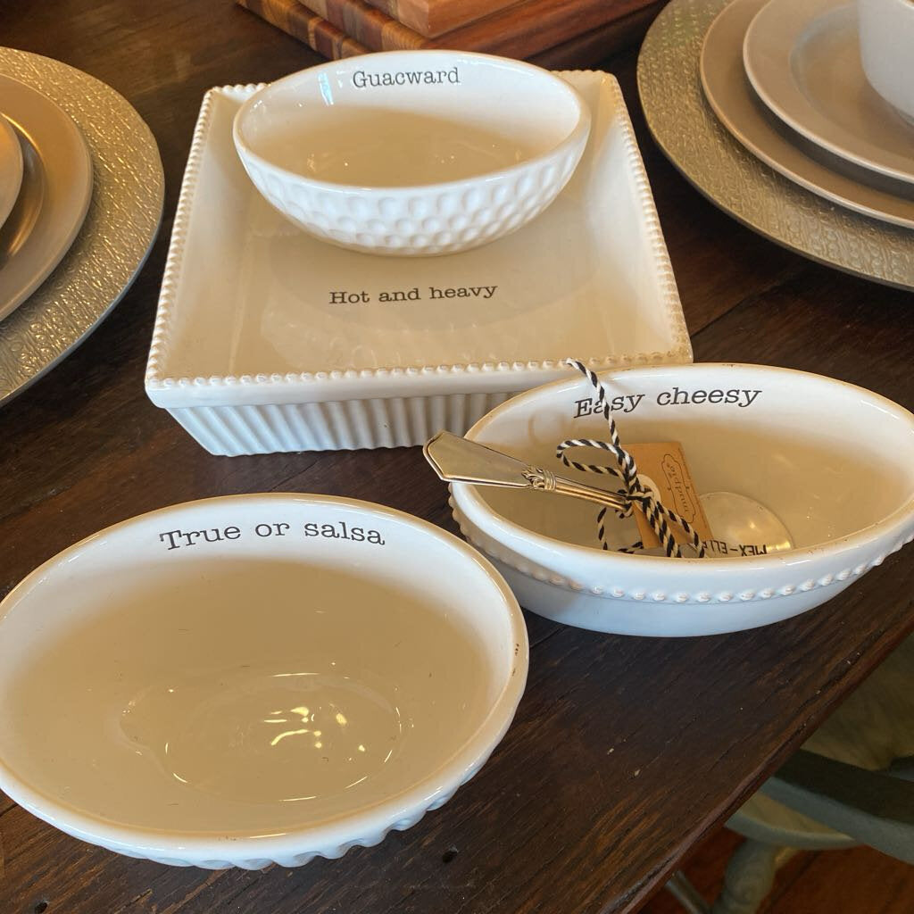 Mudpie Chips, Salsa, Queso and Guac Serving Set