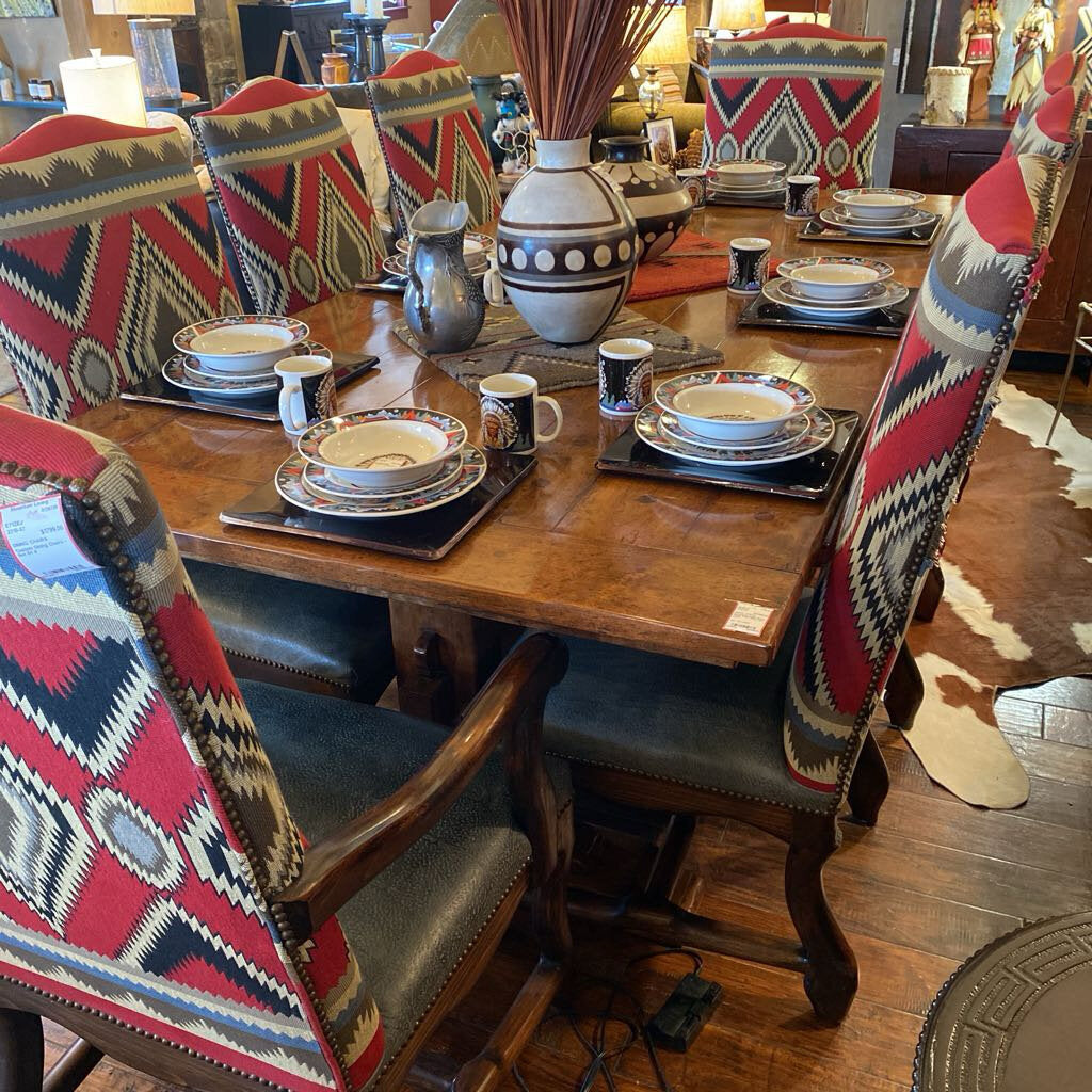 Extendable Solid Wood Dining Table With Two Leafs