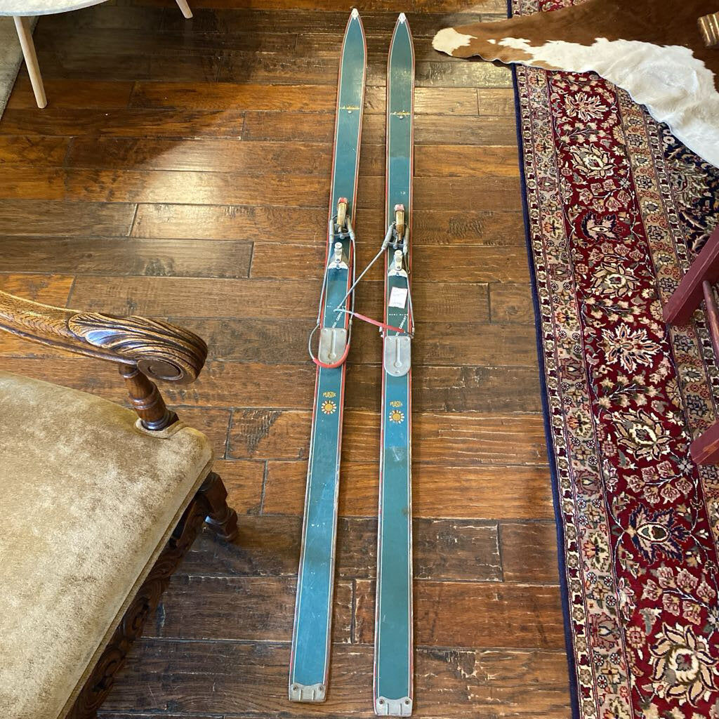 Vintage Skis
