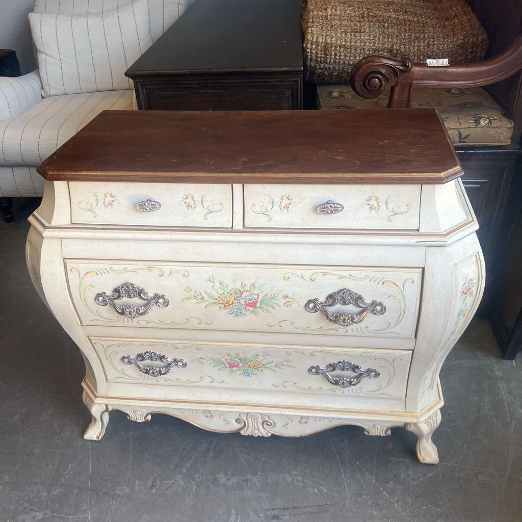 Pulaski Venetian Bombay Chest