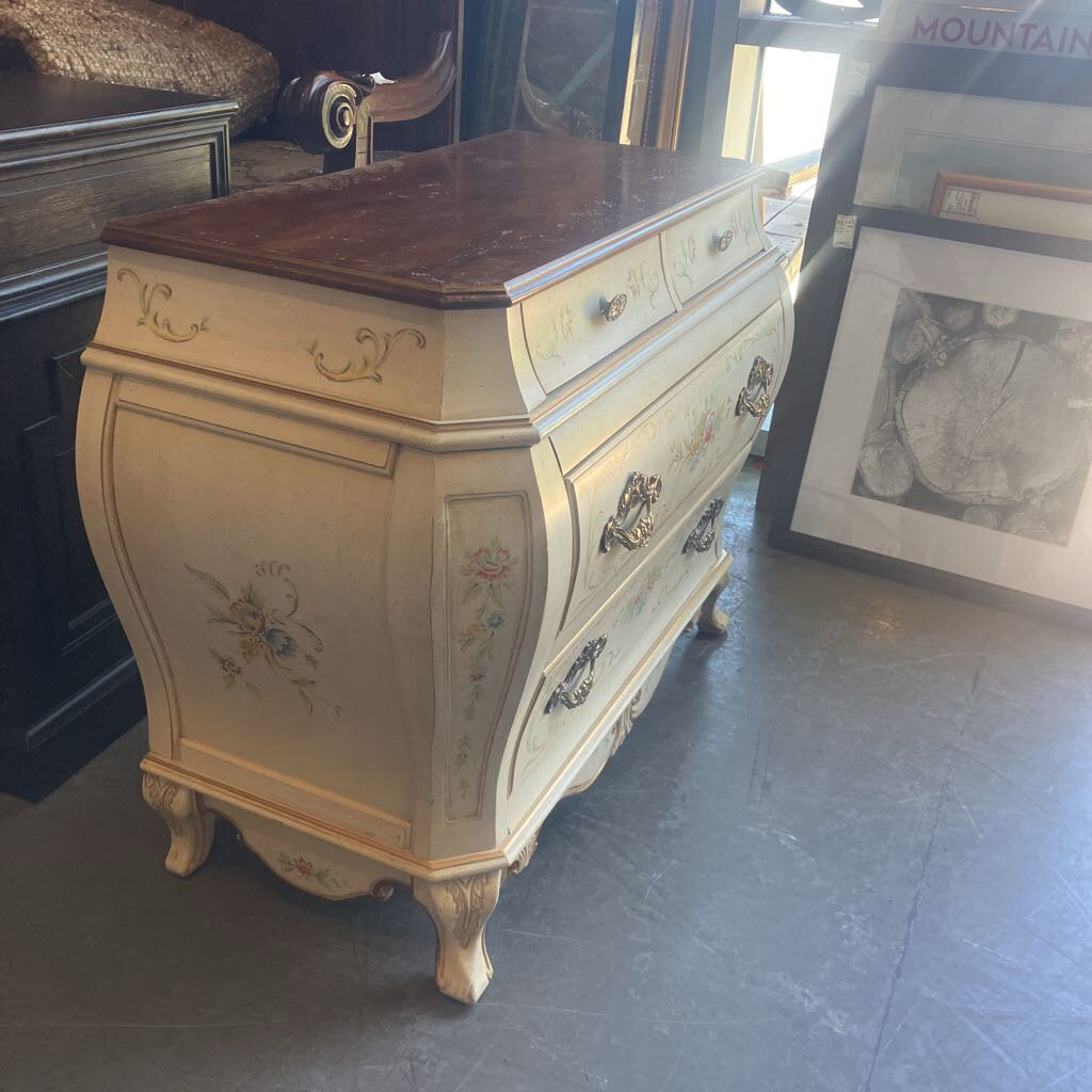 Pulaski Venetian Bombay Chest