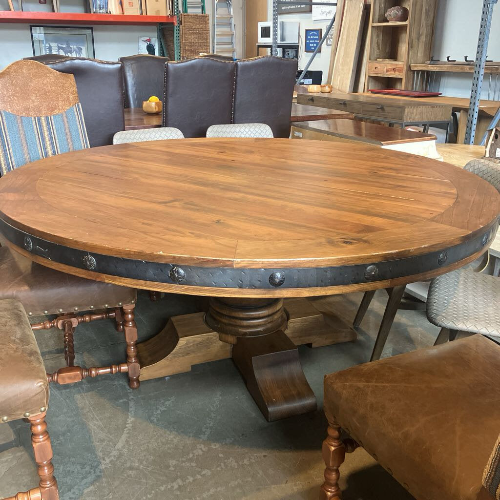 Bernadette Livingston Classic Round Bartoli Dining Table
