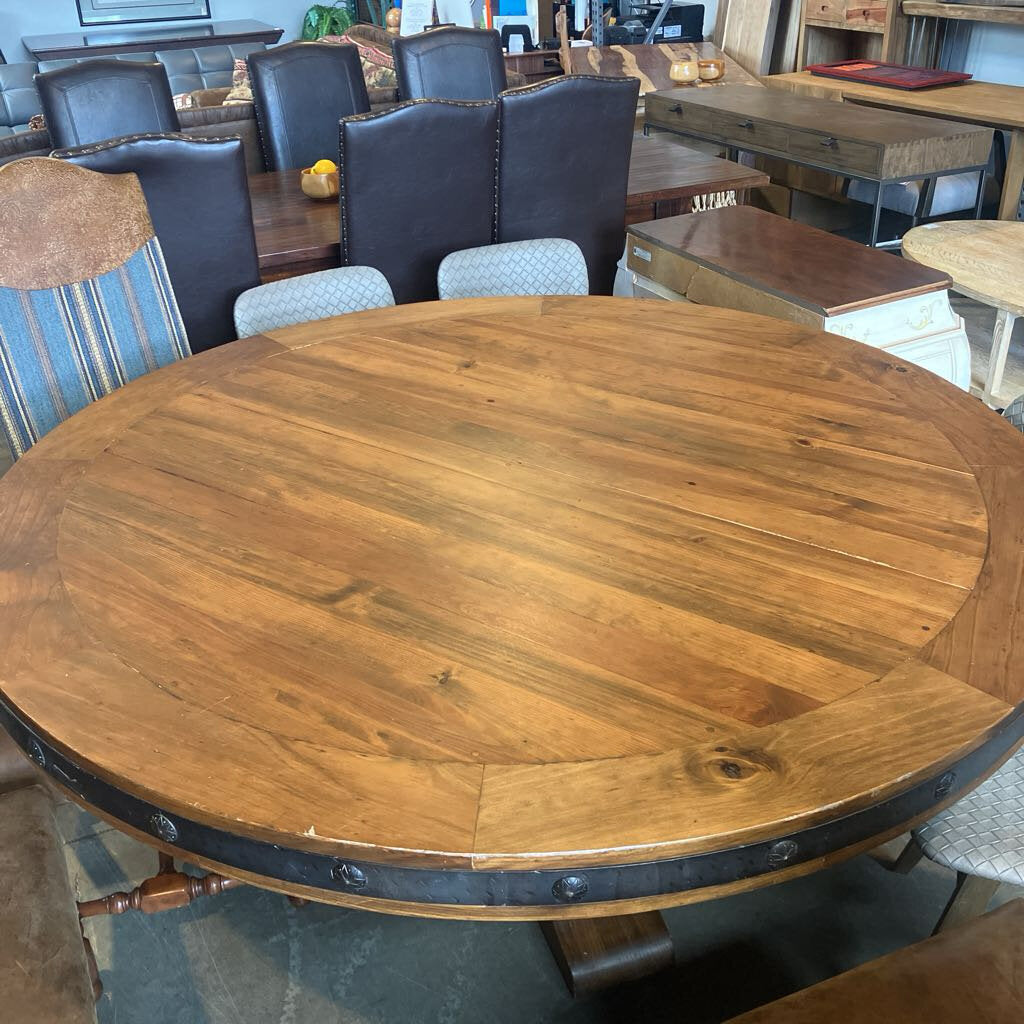 Bernadette Livingston Classic Round Bartoli Dining Table