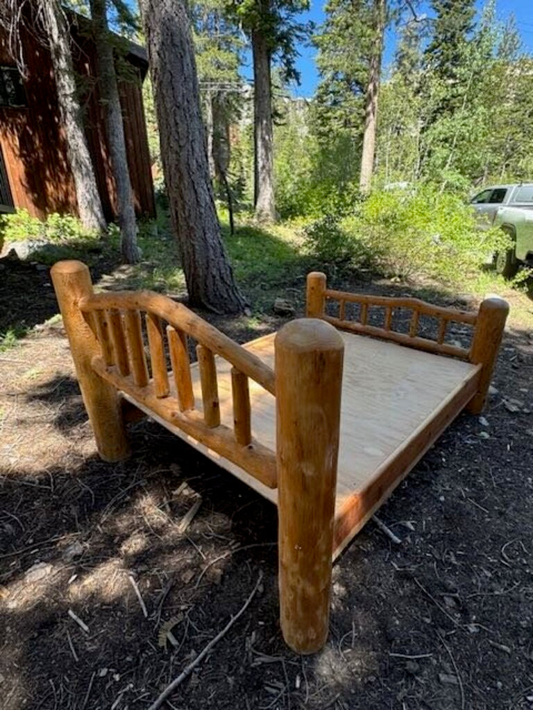 Lodge Pole Pine Queen Bed