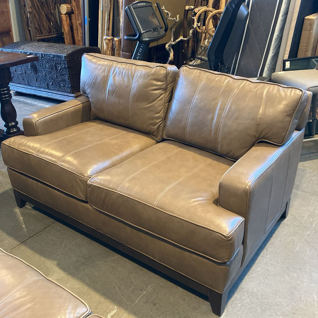Ethan Allen Arcata Leather Loveseat in Sherwood Bark