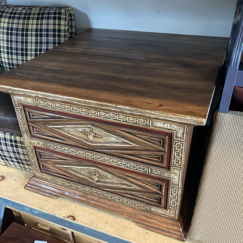 Diamond Pattern 2 Drawer Nightstands Set of 2
