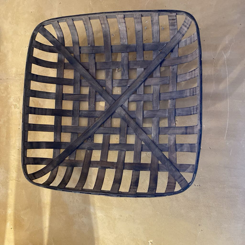 Tobacco Basket