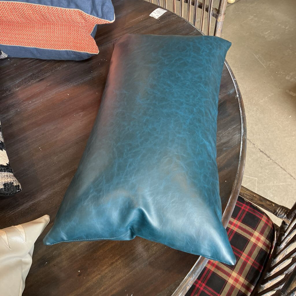 Eastern Accents Tudor Decorative Pillow in Ocean