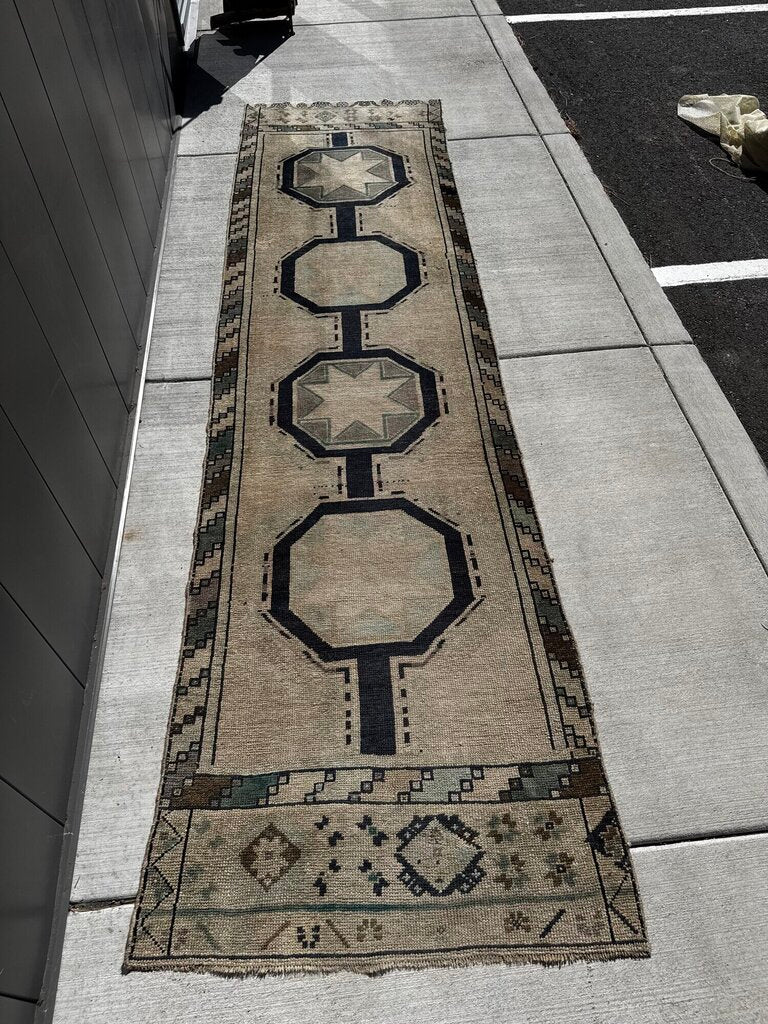 Conya Vintage Hand Knotted Runner