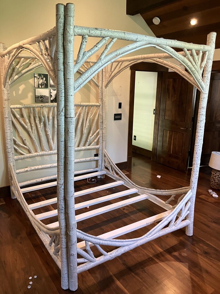 La Lune Rustic Canopy Queen Bed