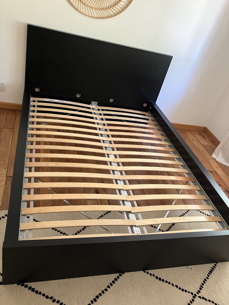 Black Wood Platform Queen Bed