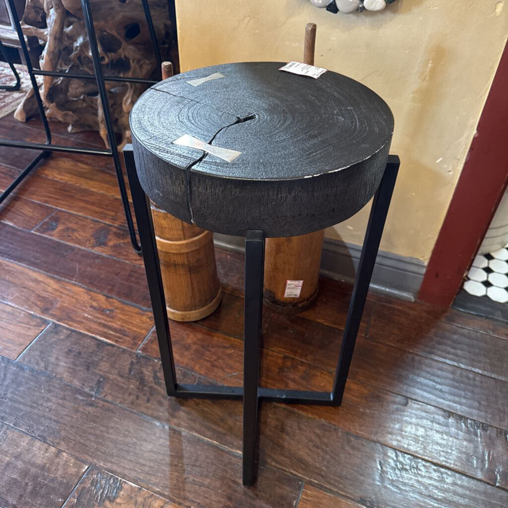 Round Wood Table With Iron Legs