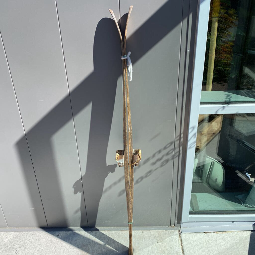 Vintage Skis