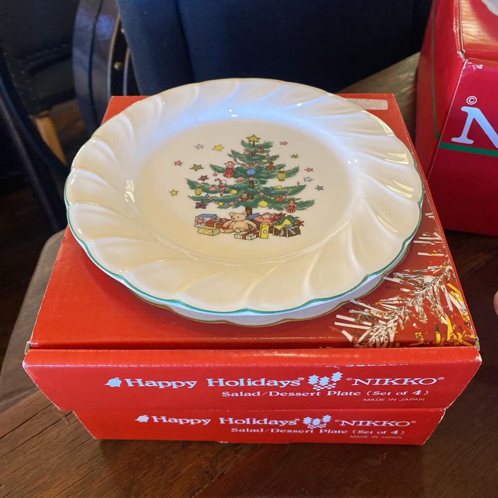 Nikko Happy Holidays Salad/Dessert Plate - Set Of 4
