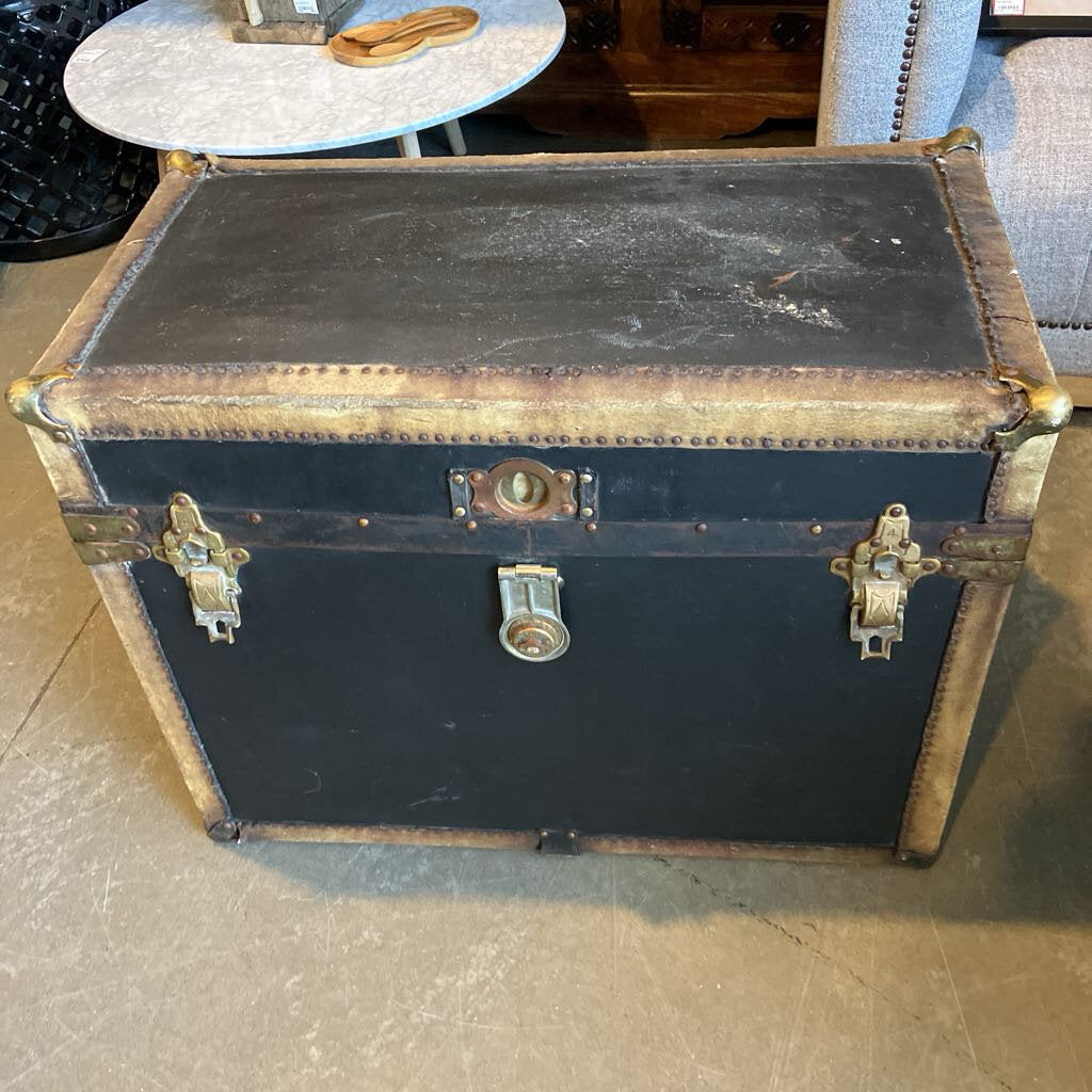 Vintage Montana Trunk Factory Connecticut Truck