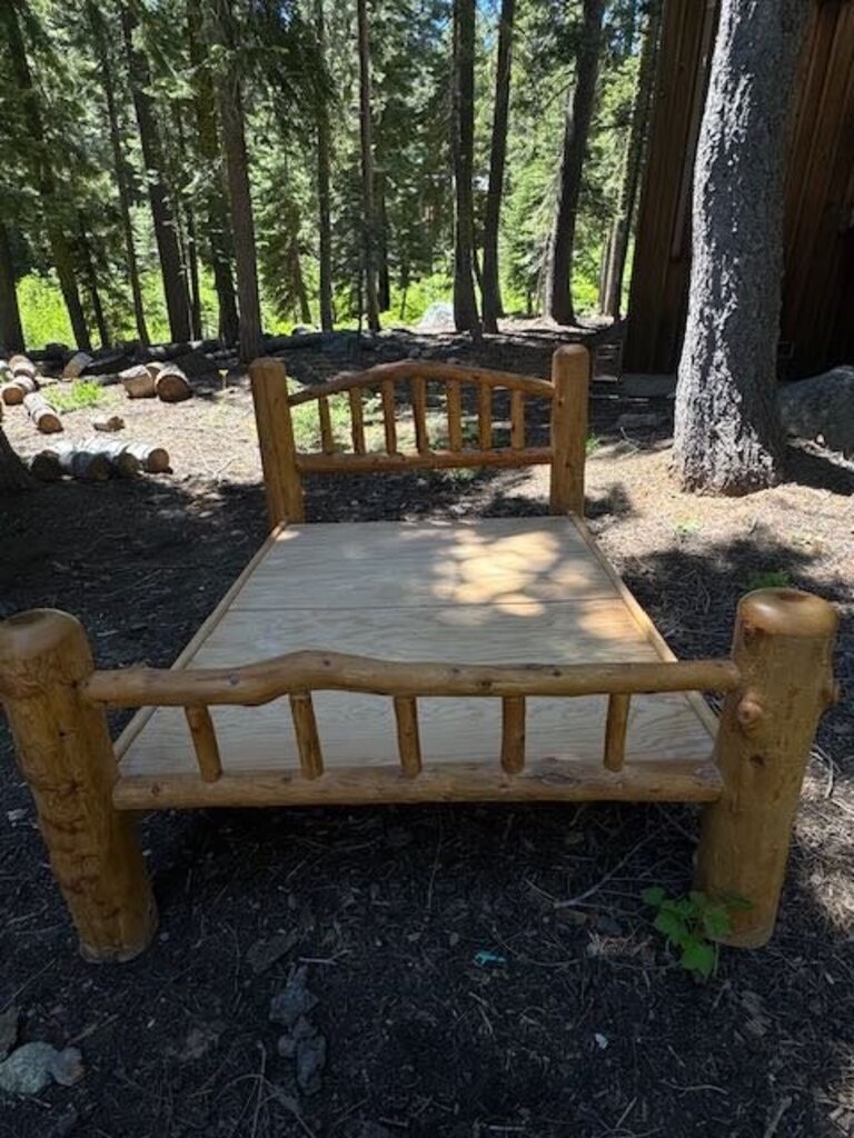Lodge Pole Pine Queen Bed