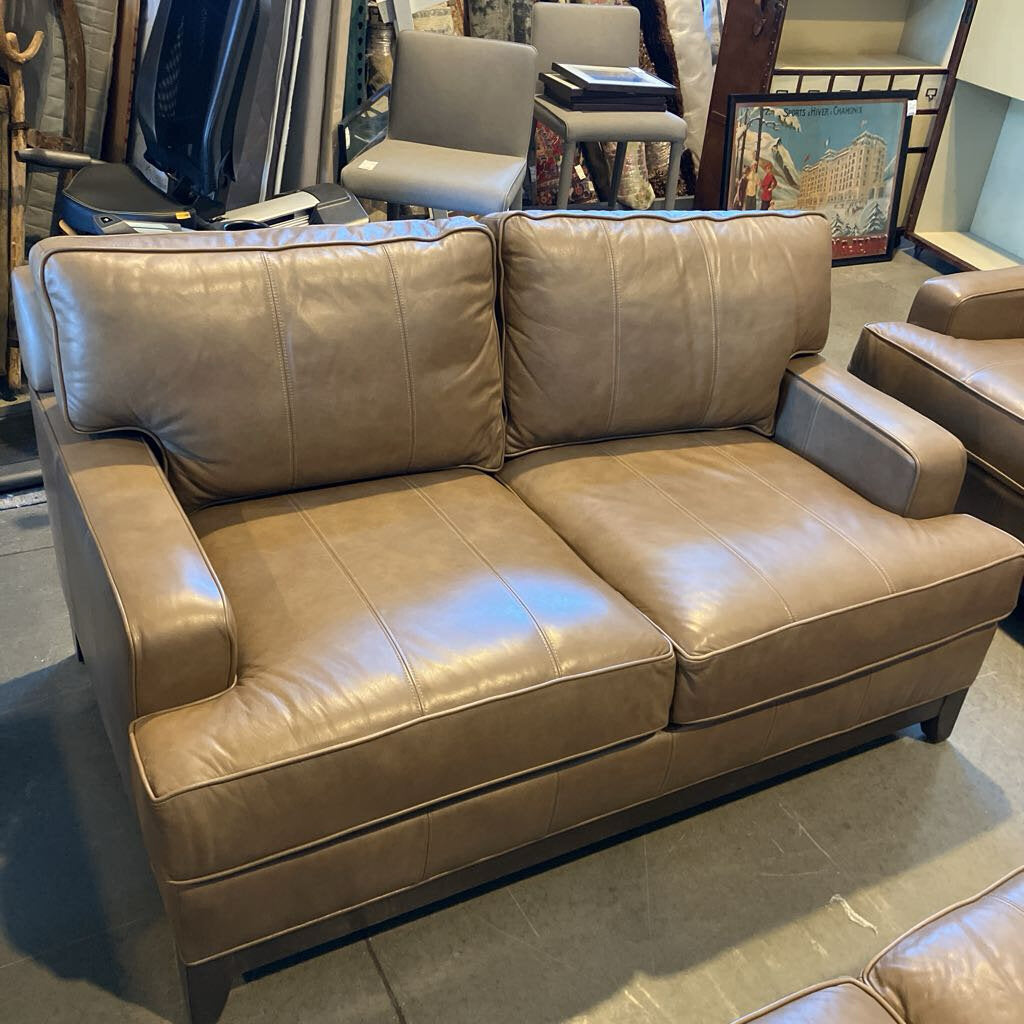 Ethan Allen Arcata Leather Loveseat in Sherwood Bark