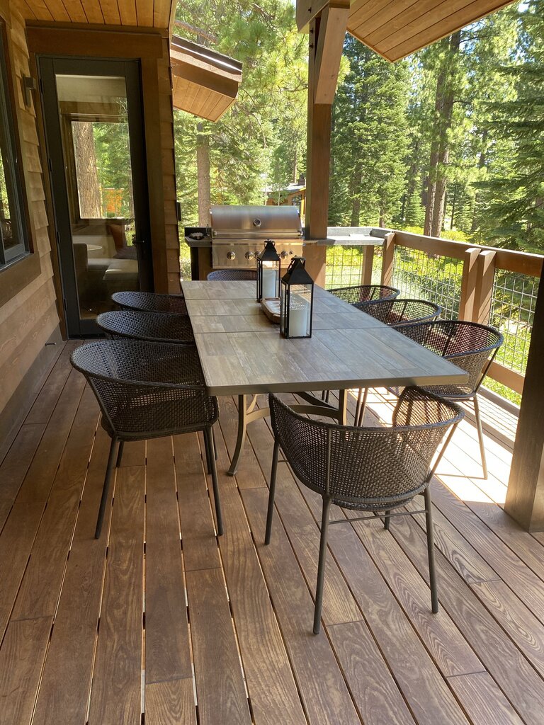 Outdoor Extendable Dining Table