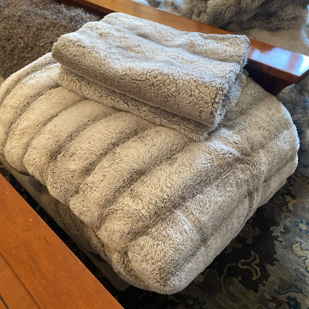 Frye King Faux Fur Bedspread With Two King Shams